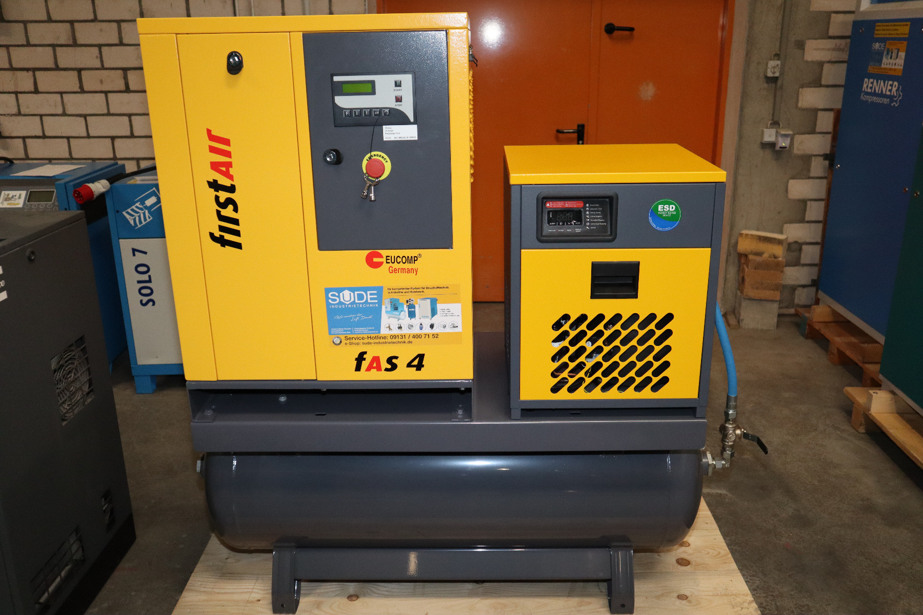 4 kW Schraubenkompressor mit Trockner und Behälter FirstAir FAS4-200AT